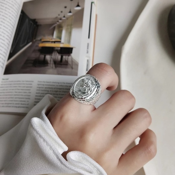 Lady Ring - Picture 4 of 4